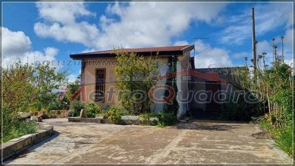 casa indipendente in vendita a Canicattì