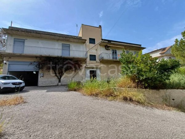 casa indipendente in vendita a Casteltermini