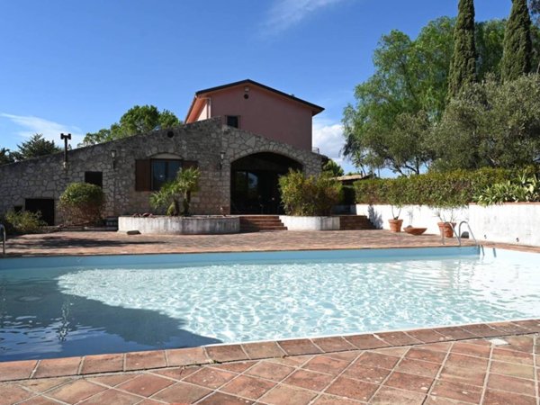 casa indipendente in vendita a Casteltermini