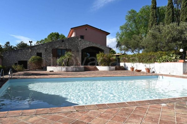 casa indipendente in vendita a Casteltermini