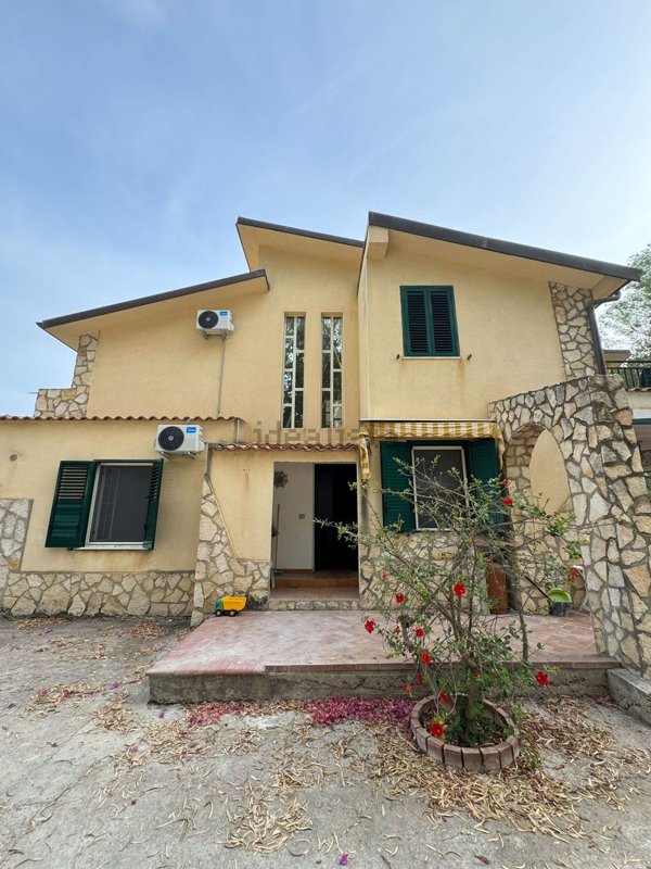 casa indipendente in vendita a Cattolica Eraclea