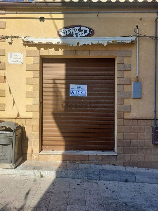 locale commerciale in vendita a Cattolica Eraclea