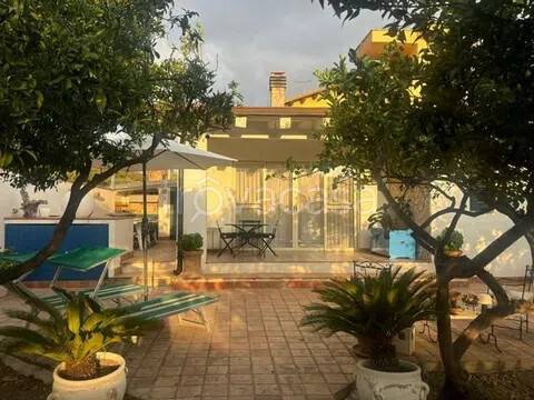 casa indipendente in vendita a Cattolica Eraclea