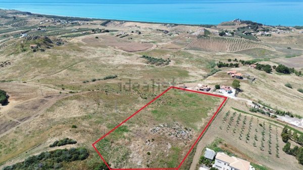 terreno edificabile in vendita a Cattolica Eraclea