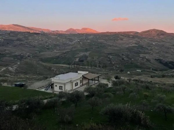 casa indipendente in vendita a Cianciana