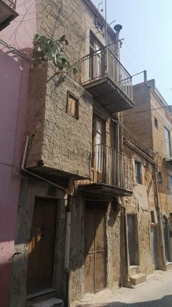 casa indipendente in vendita a Cianciana