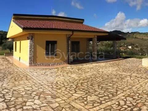 casa indipendente in vendita a Cianciana