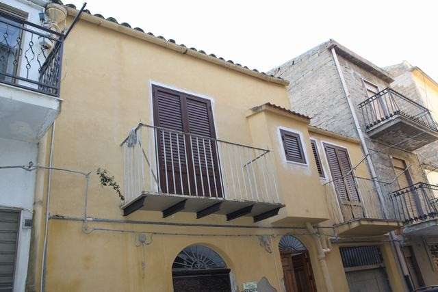 casa indipendente in vendita a Cianciana