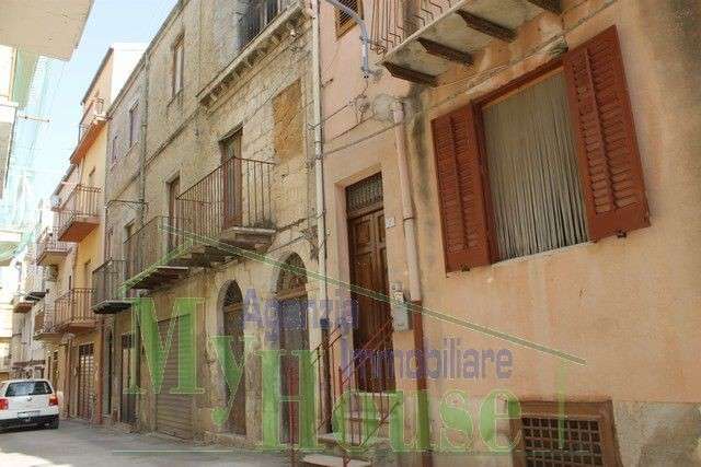 casa indipendente in vendita a Cianciana