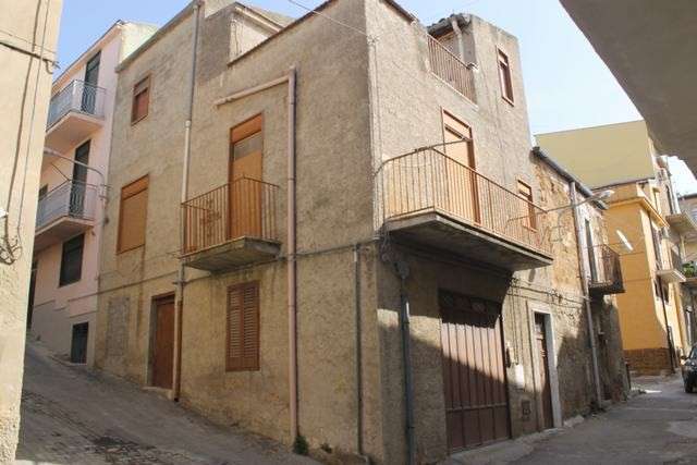 casa indipendente in vendita a Cianciana