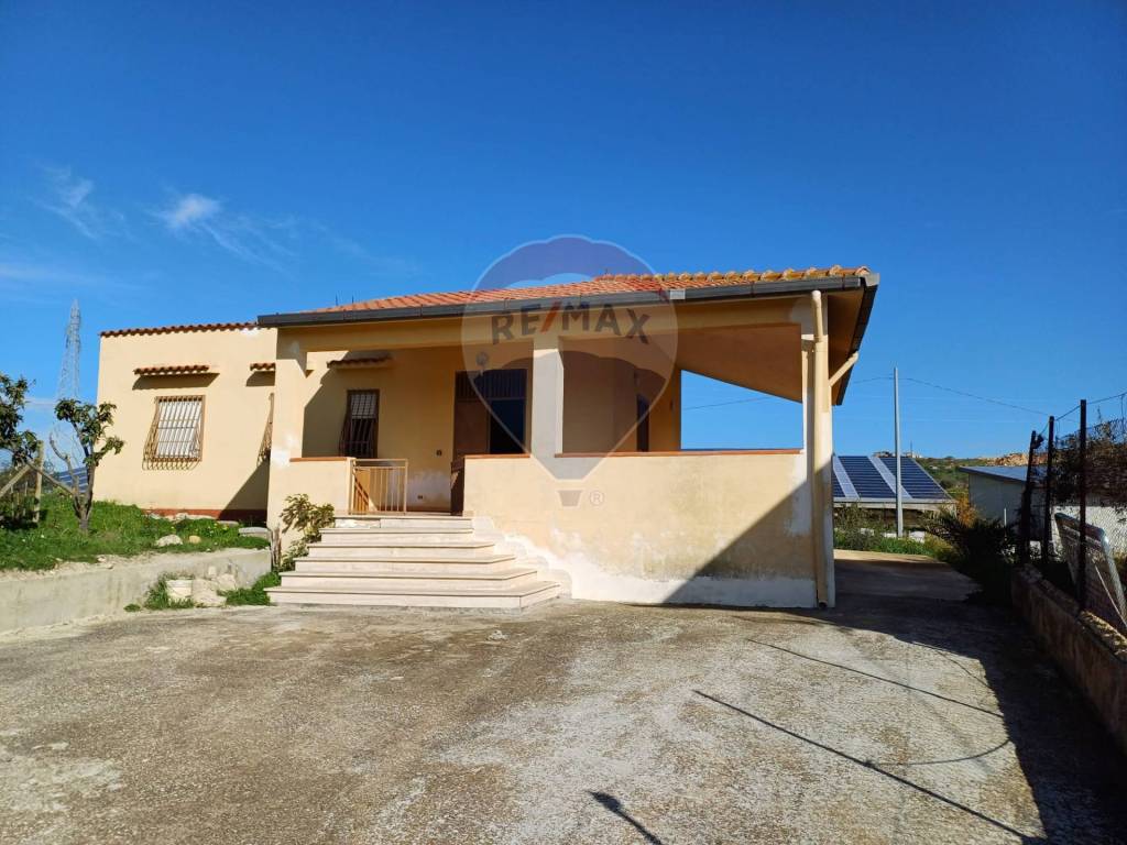 casa indipendente in vendita a Favara