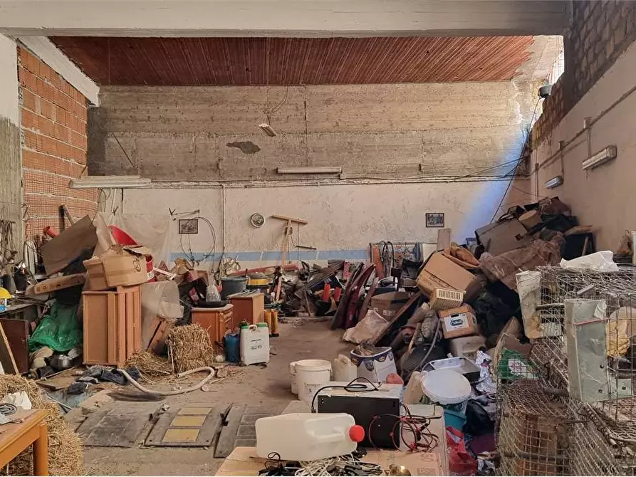 locale di sgombero in vendita a Favara
