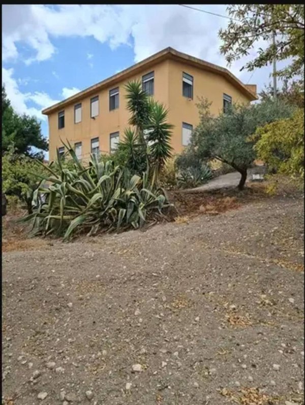 appartamento in vendita a Favara