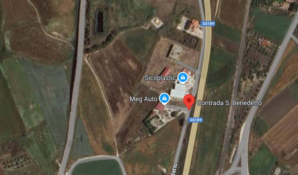 locale commerciale in vendita a Favara