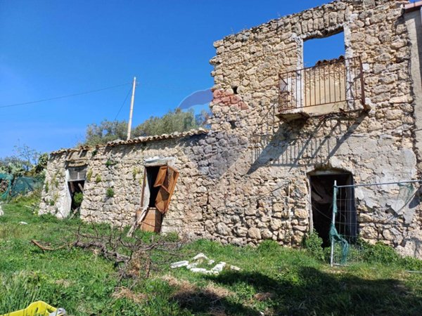rudere in vendita a Favara
