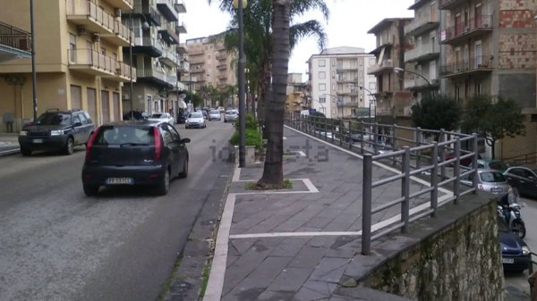 locale commerciale in vendita a Favara