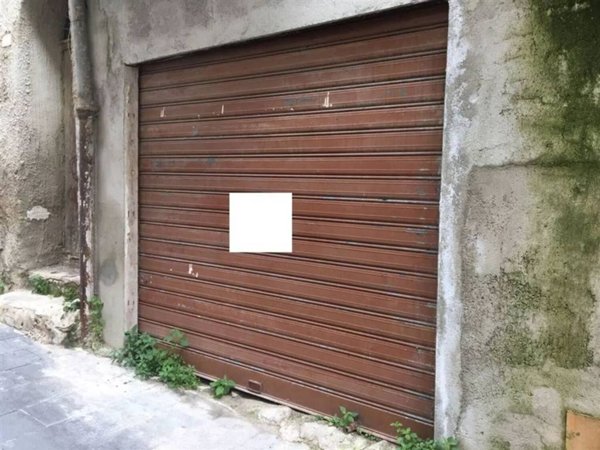locale commerciale in vendita a Favara