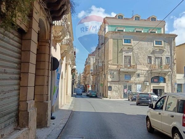 negozio in vendita a Favara