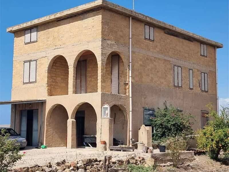 casa indipendente in vendita a Favara