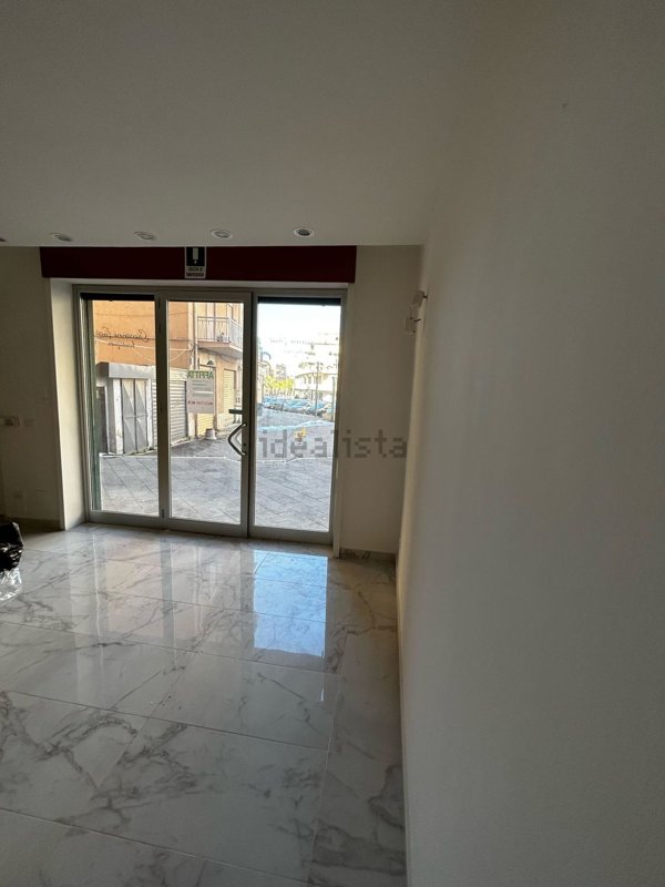 locale di sgombero in vendita a Favara