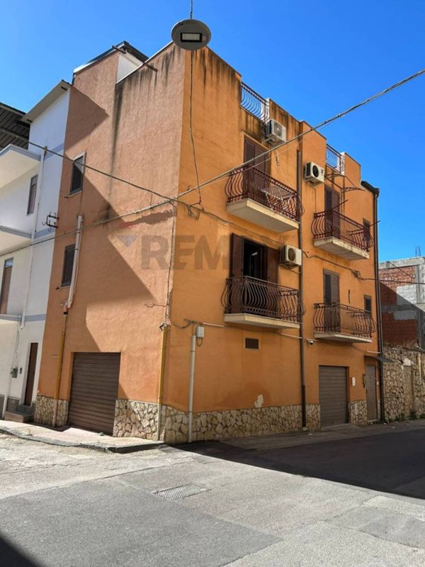 casa indipendente in vendita a Favara