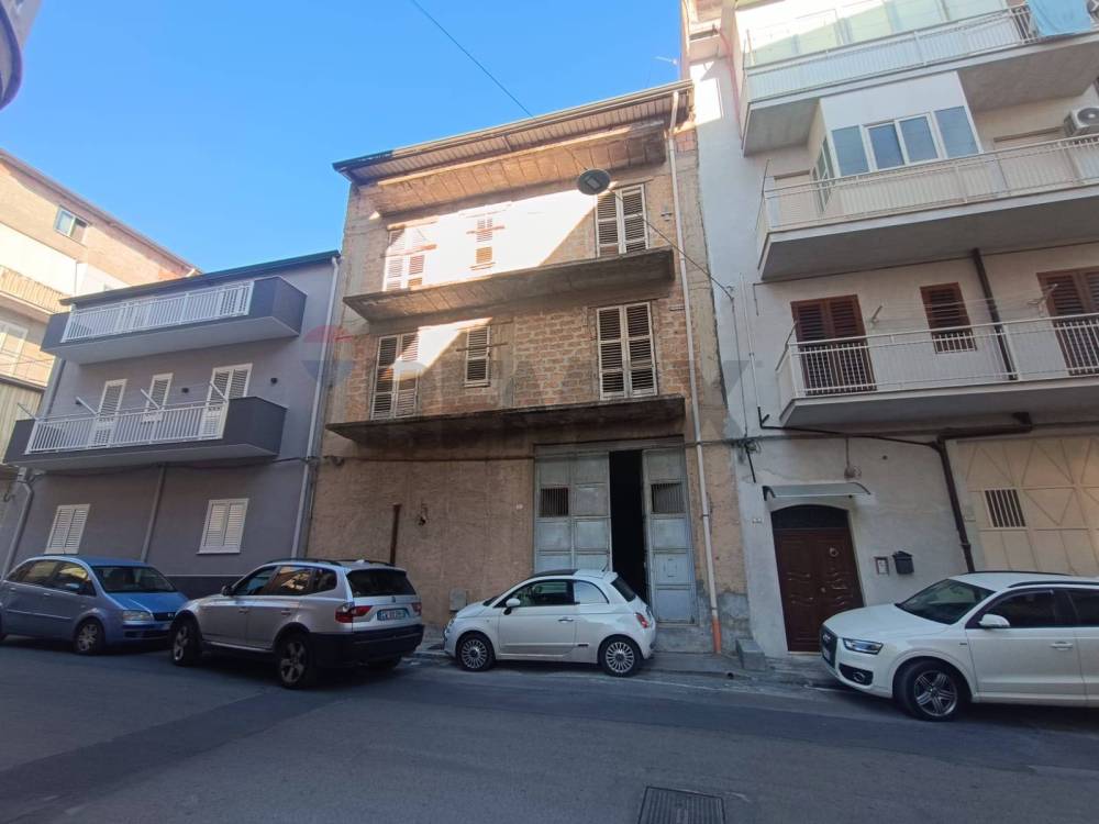casa indipendente in vendita a Favara