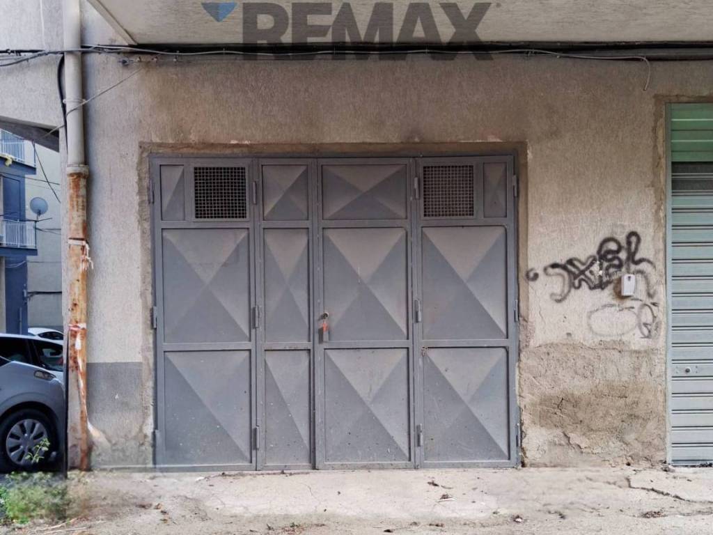 locale commerciale in vendita a Favara
