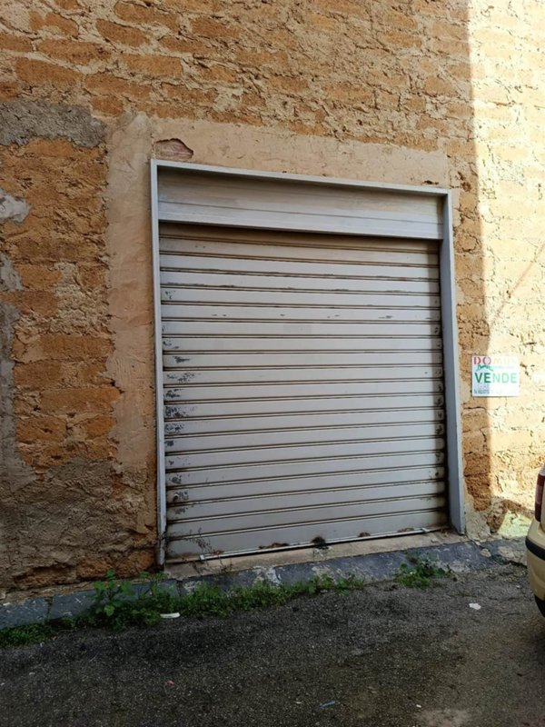 locale di sgombero in vendita a Favara