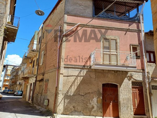 casa indipendente in vendita a Favara