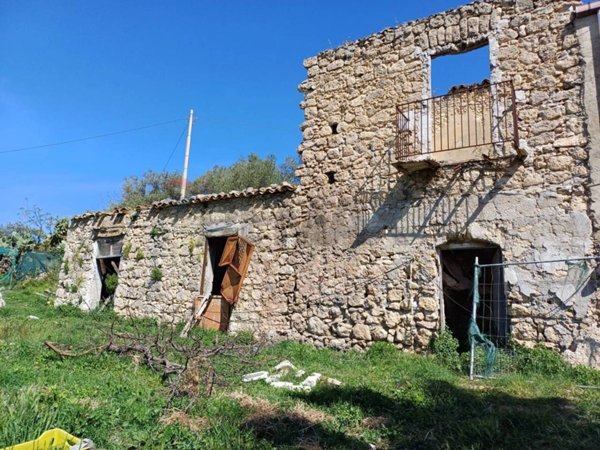 rudere in vendita a Favara