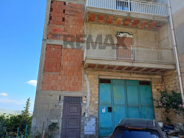 appartamento in vendita a Favara