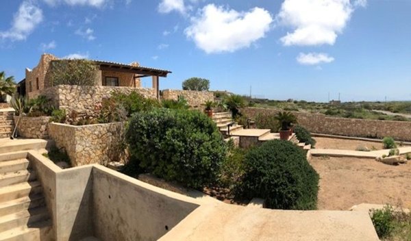 pentavano in vendita a Lampedusa e Linosa