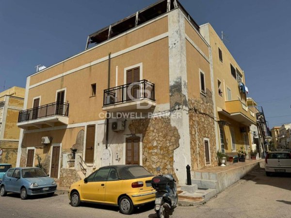 intera palazzina in vendita a Lampedusa e Linosa in zona Lampedusa
