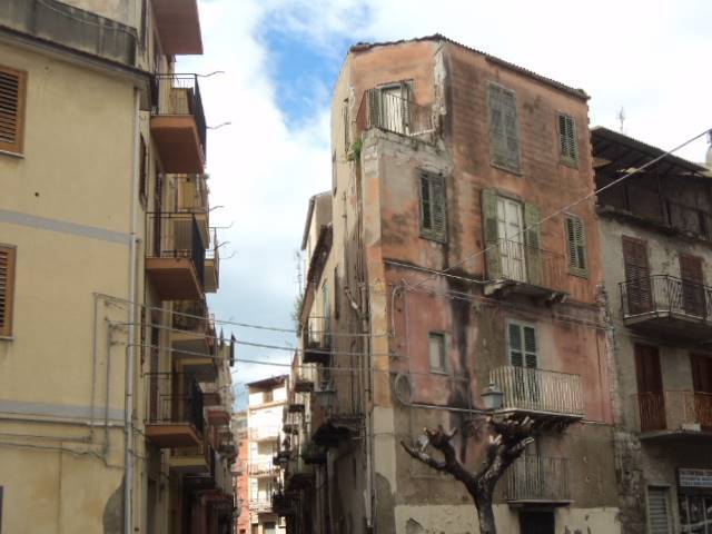 esavano in vendita a Licata