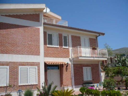 casa indipendente in vendita a Licata