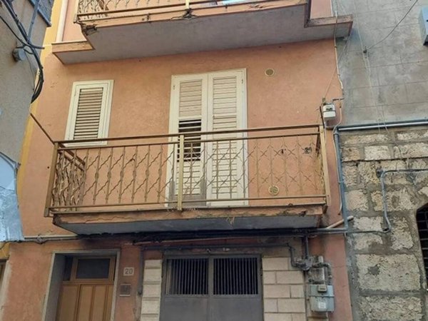 pentavano in vendita a Licata