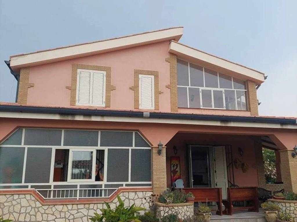 casa indipendente in vendita a Licata
