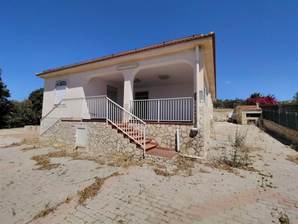 casa indipendente in vendita a Licata