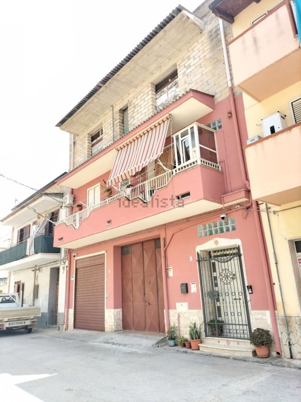 casa indipendente in vendita a Licata