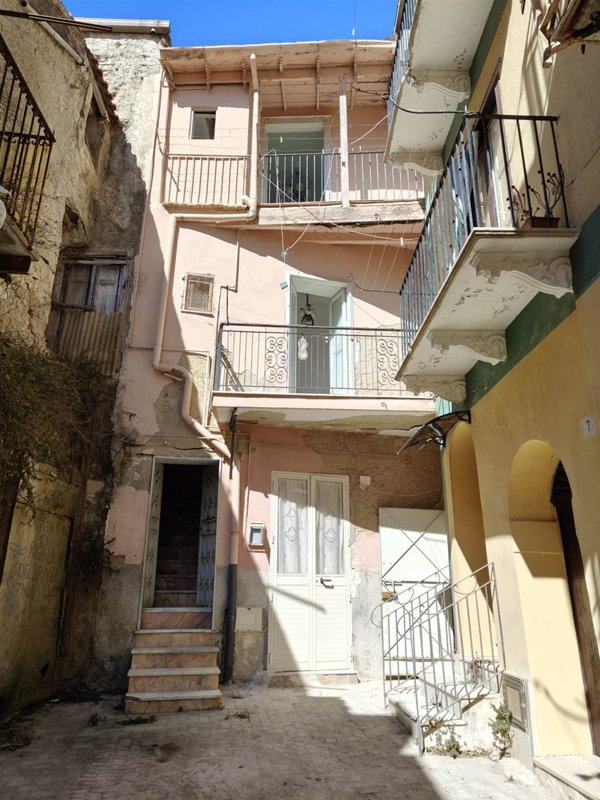 intera palazzina in vendita a Licata