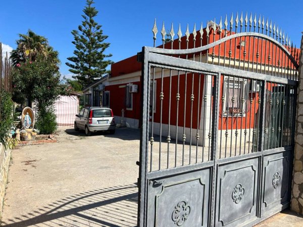 casa indipendente in vendita a Licata