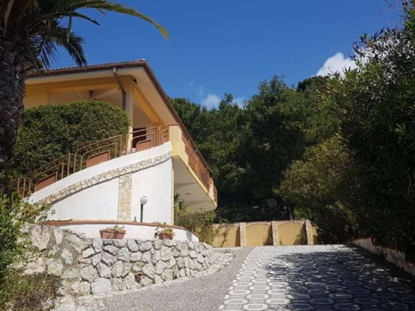 casa indipendente in vendita a Licata