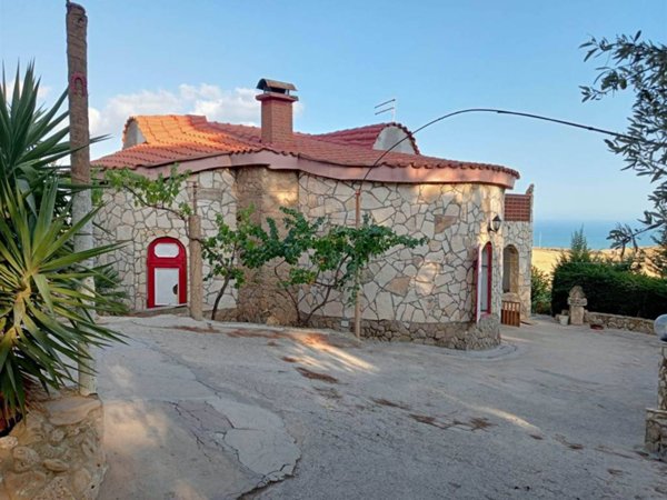 casa indipendente in vendita a Licata