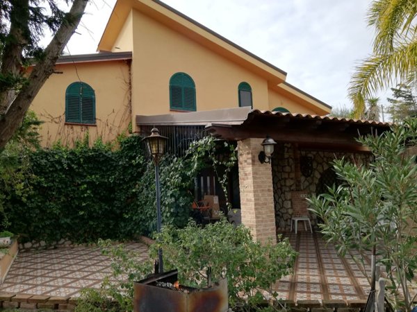casa indipendente in vendita a Licata