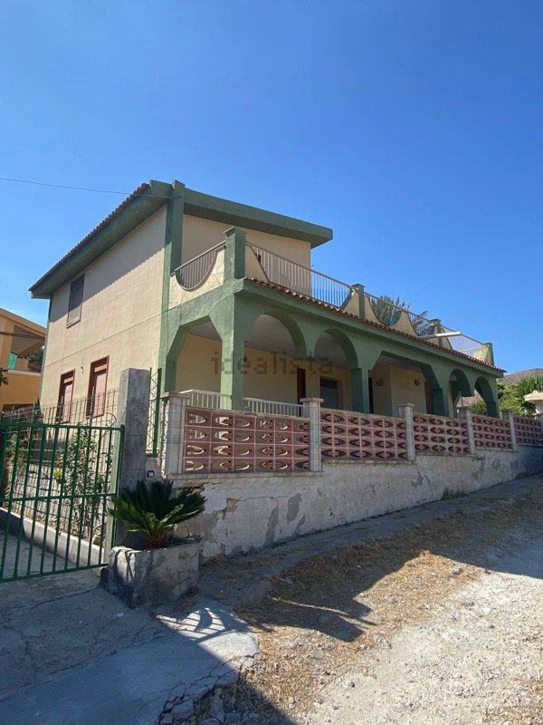 casa indipendente in vendita a Licata