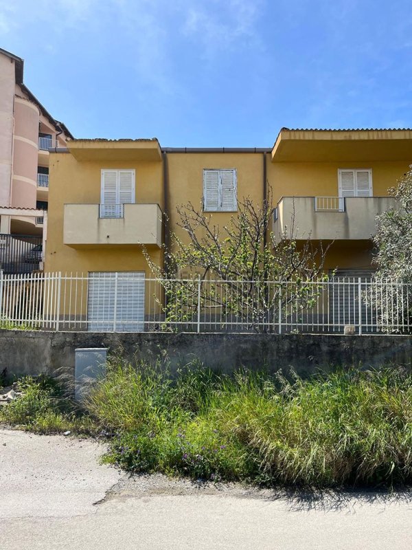 casa indipendente in vendita a Licata