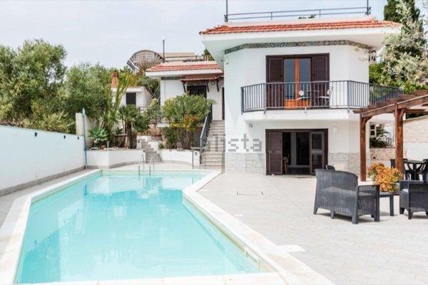 casa indipendente in vendita a Licata