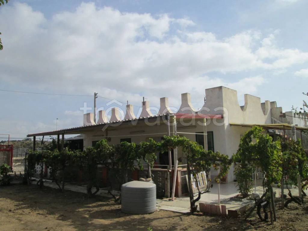 casa indipendente in vendita a Licata