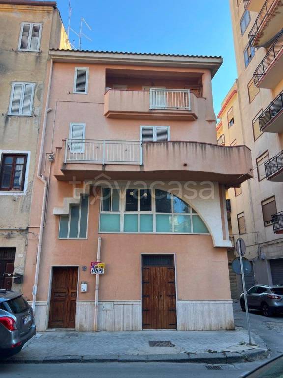 casa indipendente in vendita a Licata