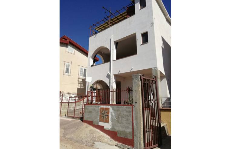 casa indipendente in vendita a Licata